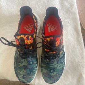 Adidas men, speedfactory AM4 camo running shoes.